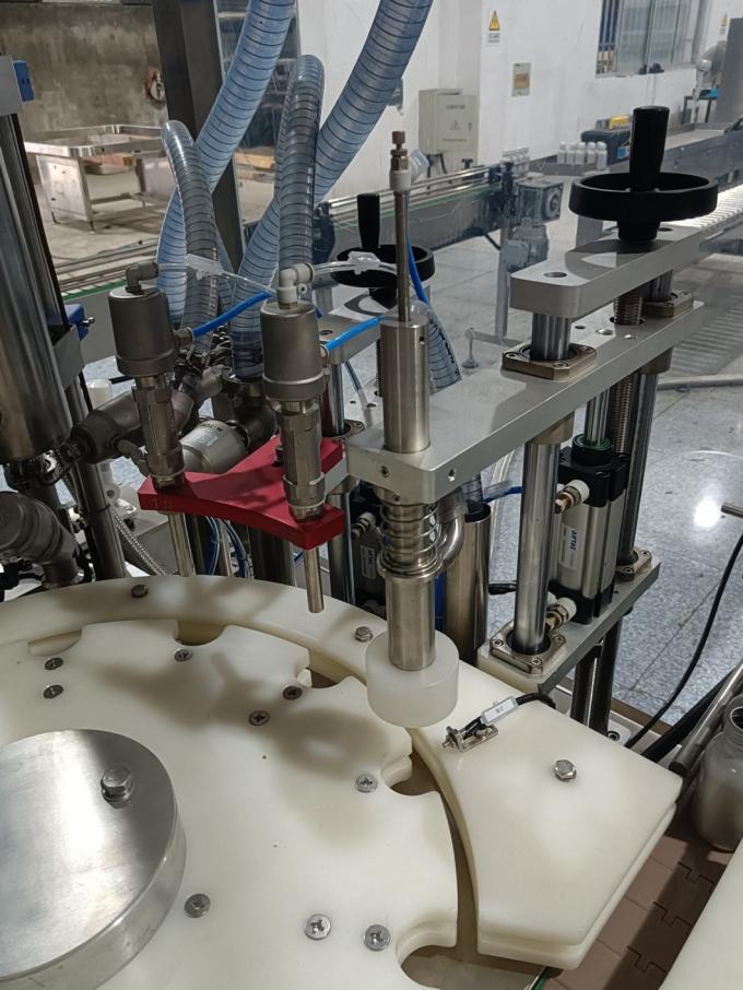 Machine à étiquettes de capsulage de Tableau de Topfilling de machine de liquide crème cosmétique automatique de pot et remplissante