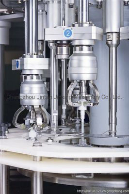Les cosmétiques nettoient à l'aspirateur le capsuleur de capsulage Machine de vis de machine